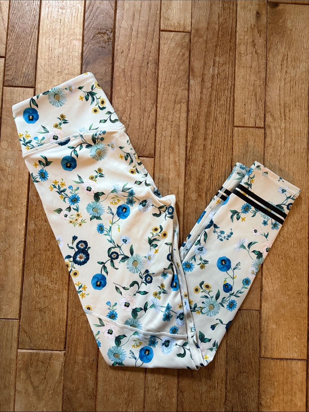 Fabletics White Floral Athletic Leggings with Blue Accents
